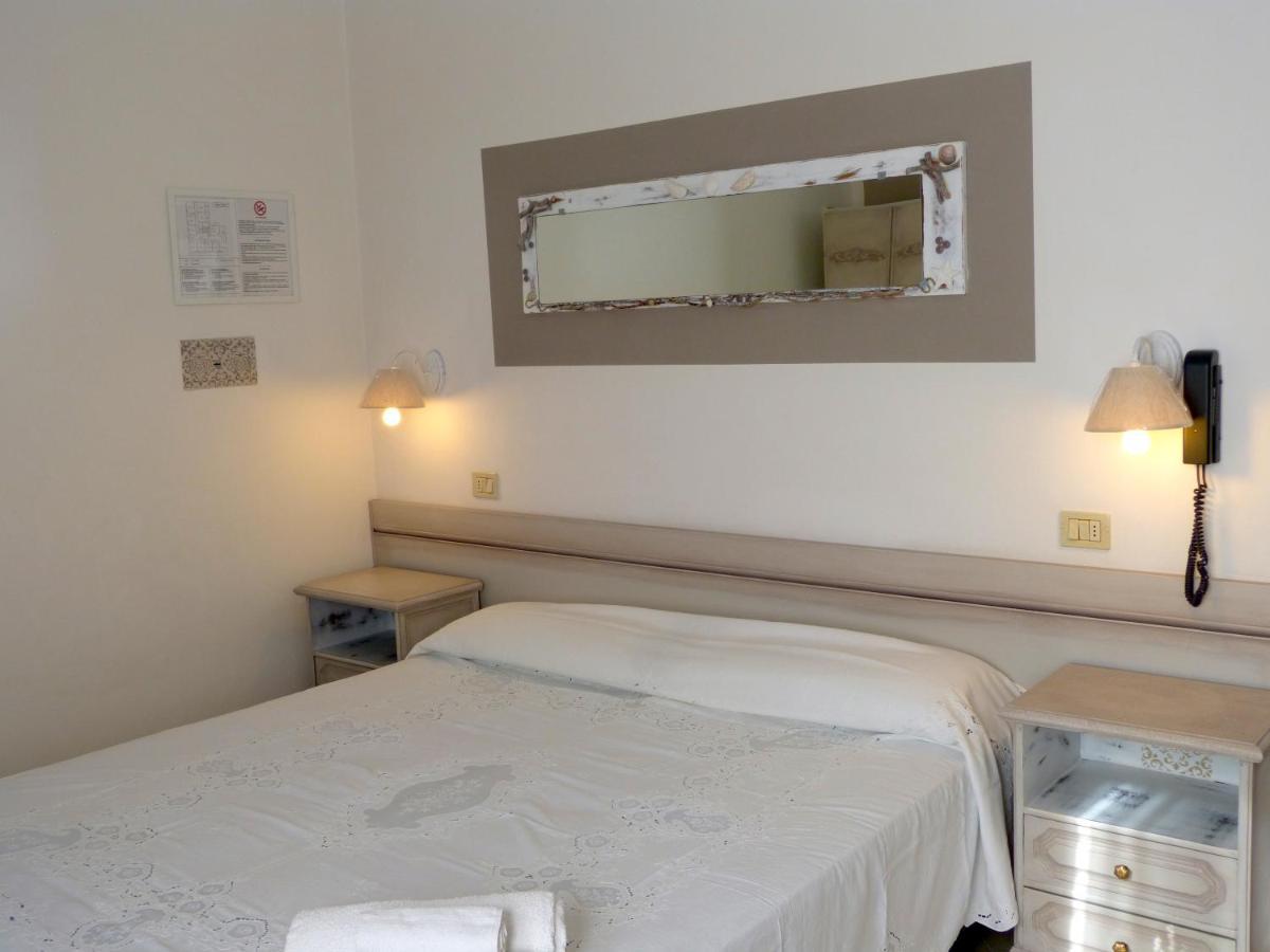 Hotel D'Annunzio Cattolica Cameră foto